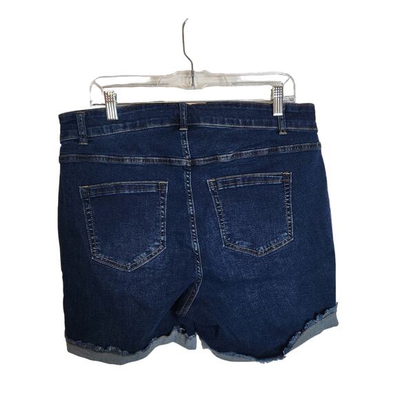 BloomChic Skinny Very Stretchy Dark Wash Single Breasted Denim Shorts, NWT 14/16 - Picture 5 of 7